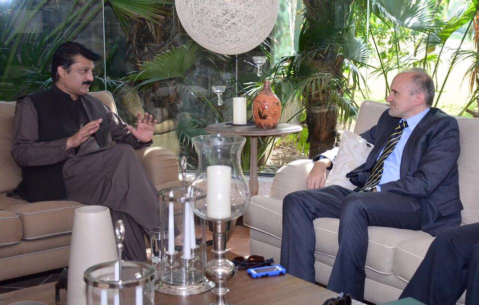 Dr Shahzad Waseem received USA Political Councellor Ian McCary, discussed current political scenario & PTI March Against Panama Corruption