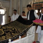 Dr Shahzad Waseem, Advisor to Chairman PTI, offers Fateha and lays veil of respect on grave of reverted saint Golra Sharif in Islamabad NA48