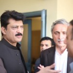 Dr Shahzad Waseem in discussion with Jahangir Khan Tareen and Abdul Aleem Khan at PTI Chairman's secretariat
